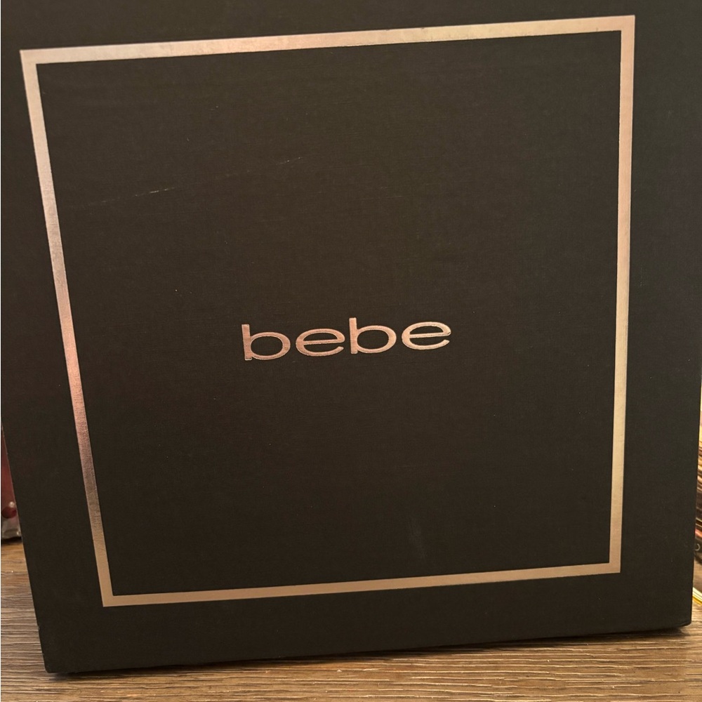 Bebe - Picture 7 of 7